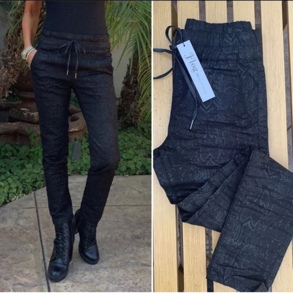 NWT Bevy Flog Shely Jogger Pants | Black Python | Size 25 Fit